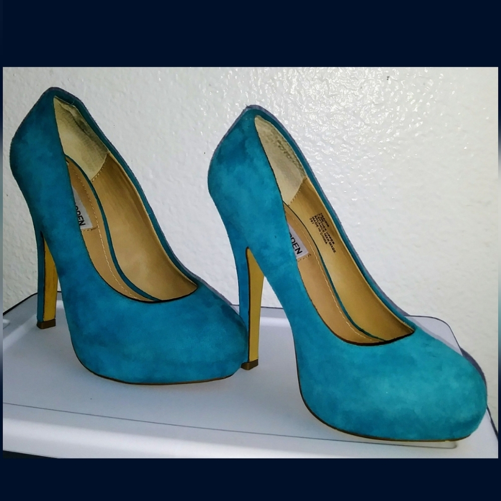 Steve Madden Turquoise Suede Traisie Platform Pumps - Size 5.5